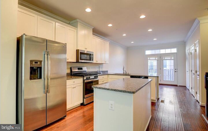 Property Photo:  280 High Rail Terrace SE  VA 20175 