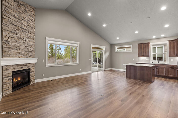 Property Photo: 22835 E Edgewater Ln WA 99019