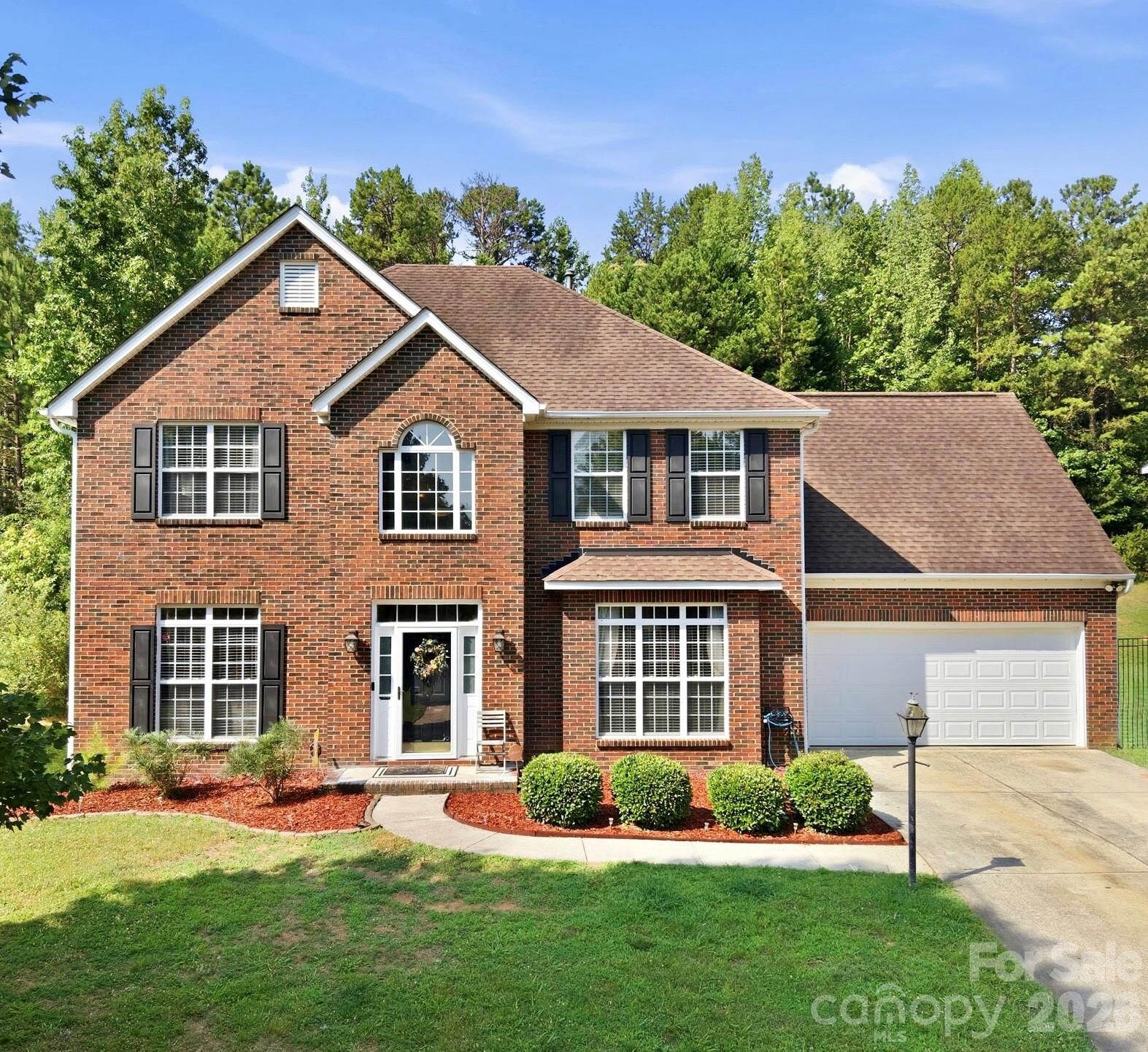 Property Photo: 1946 Wilrose Place NC 28105