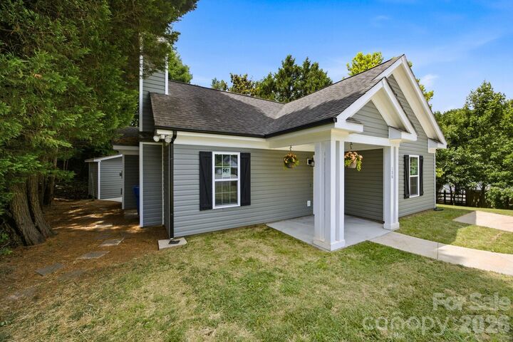 Property Photo: 106 Moonflower Court NC 28115