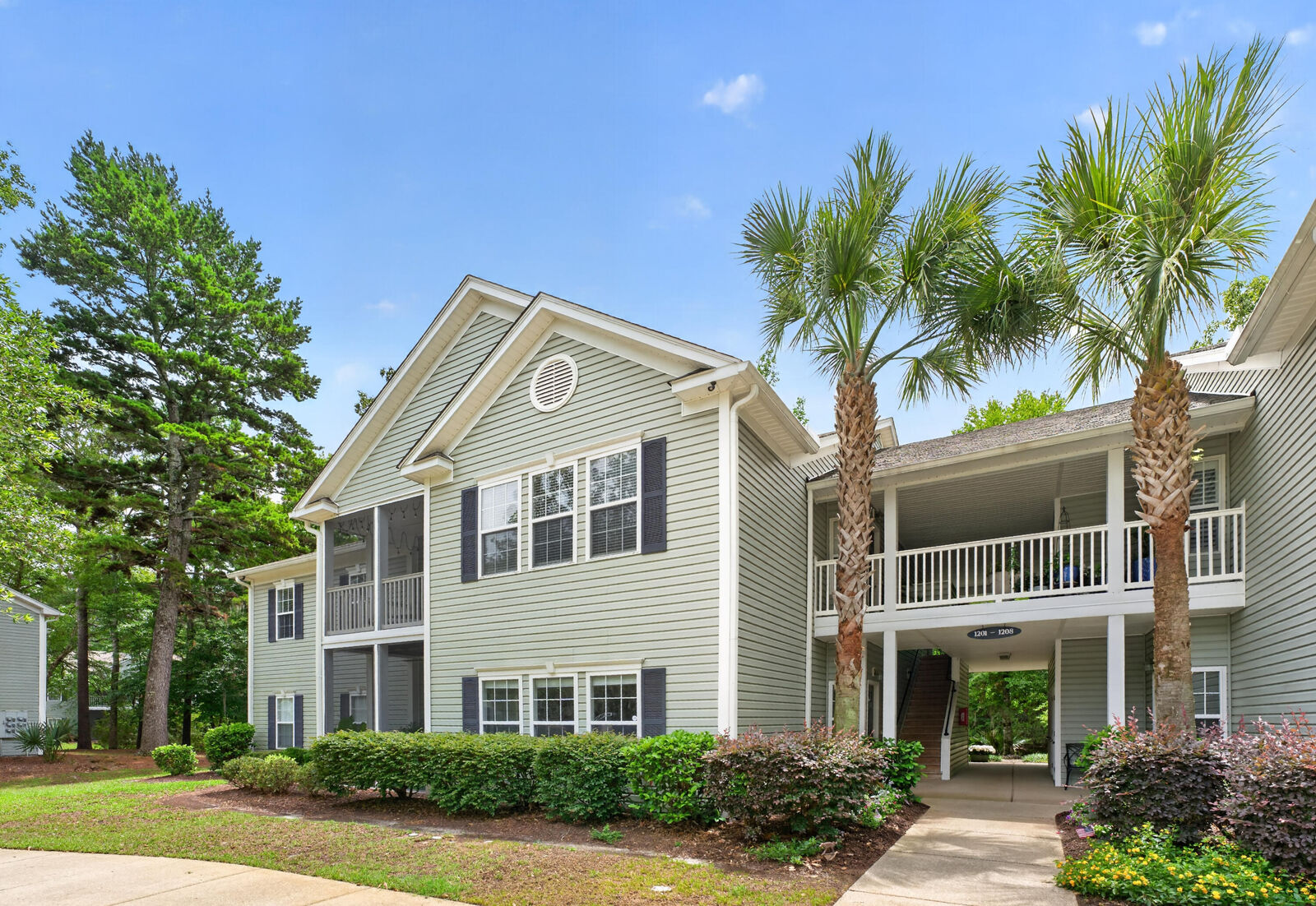 Property Photo:  1201 Grove Park Drive  SC 29414 