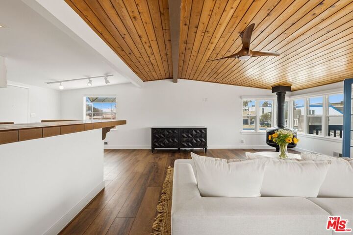 Property Photo: 28 24th Pl CA 90291