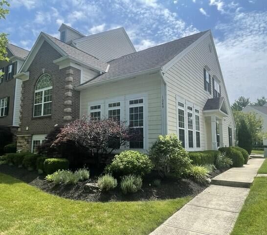Property Photo:  1089 Bluffway Drive  OH 43235 