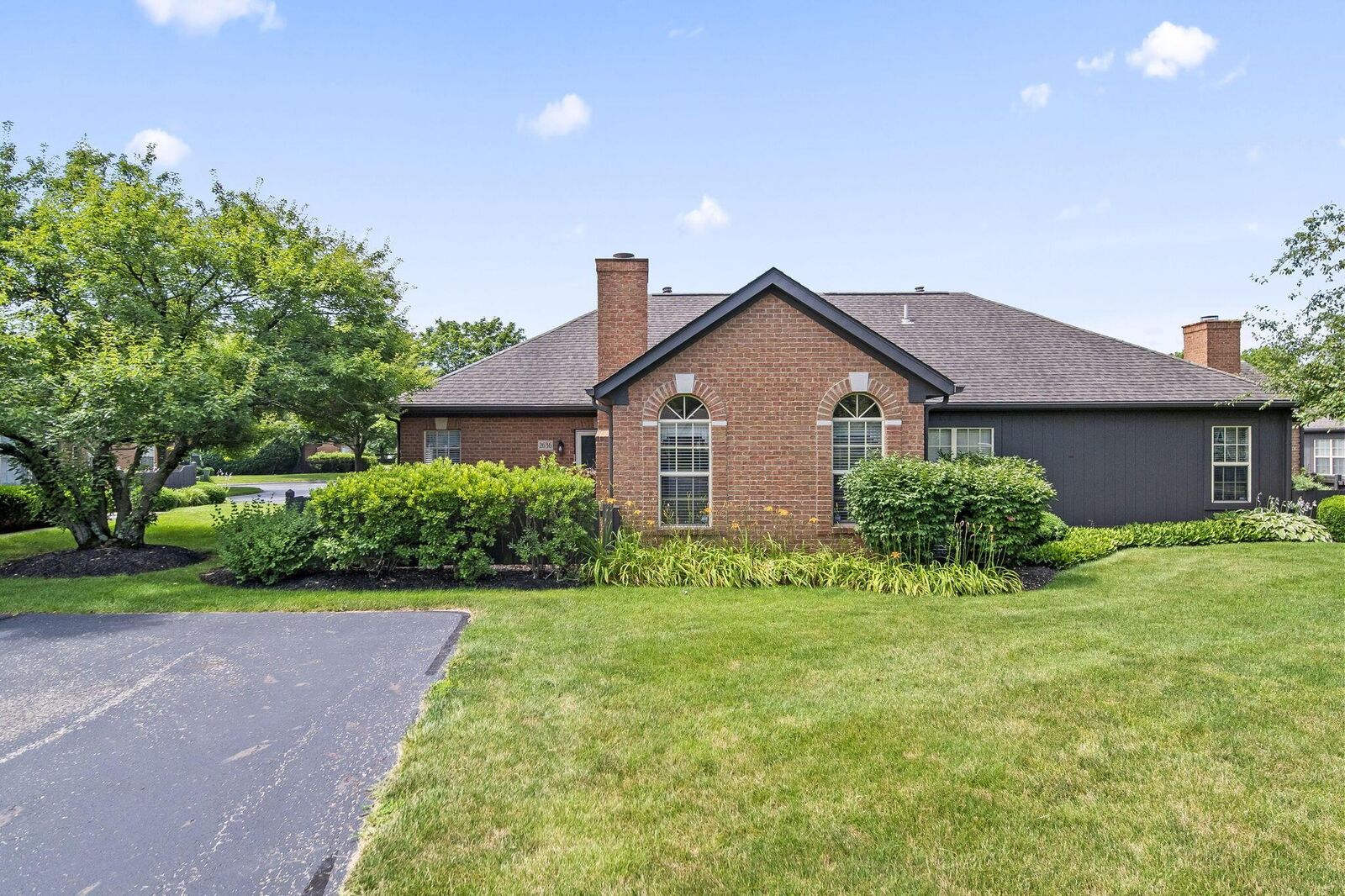 Property Photo: 2636 Trottersway Drive OH 43235