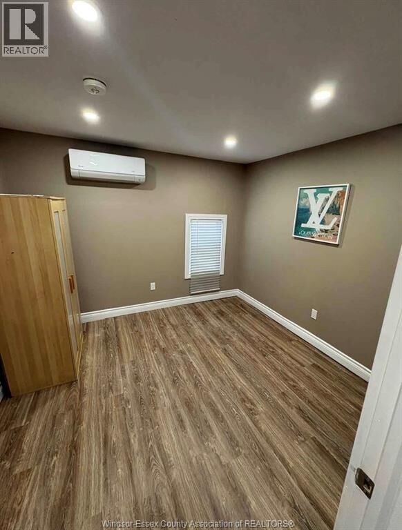 Property Photo:  1175 Wyandotte Street East  ON N9A 3K4 