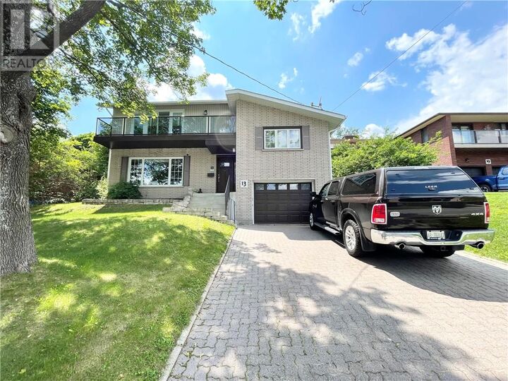 13 Lancaster Drive — photo 1