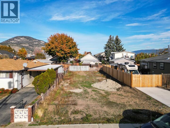 Property Photo:  515 Heales Avenue  BC V2A 1G5 