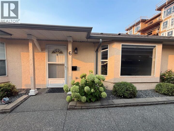 Property Photo: 2760 Voght Street 6 BC V1K 1B8