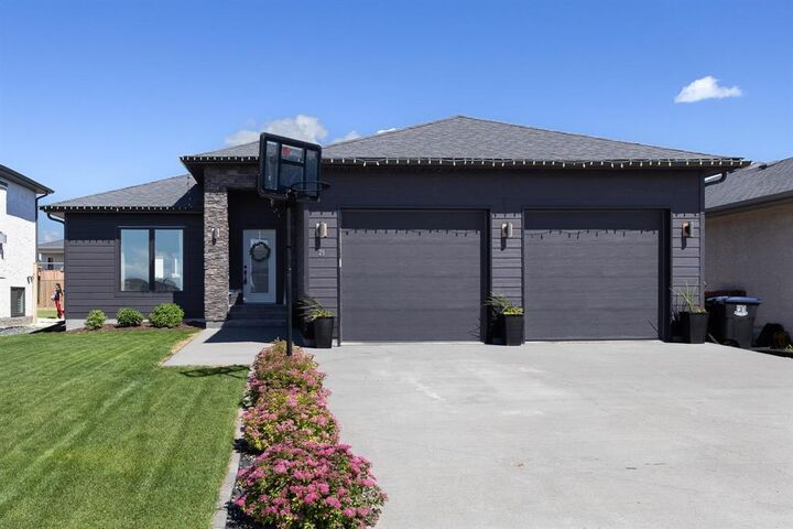 29 Parkhill Crescent — photo 1