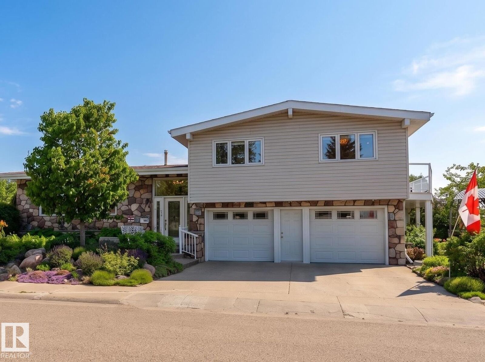 Property Photo:  7802 132A Avenue NW  AB T5C 2C4 