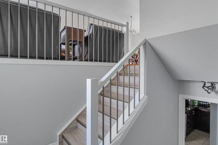 Property Photo:  1507 Lakeridge Close  AB T9M 1K9 