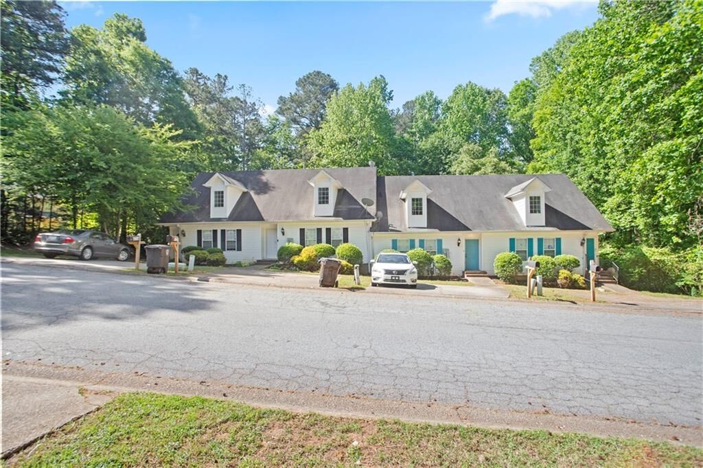 Property Photo: 6712 Lakewood Drive GA 30135
