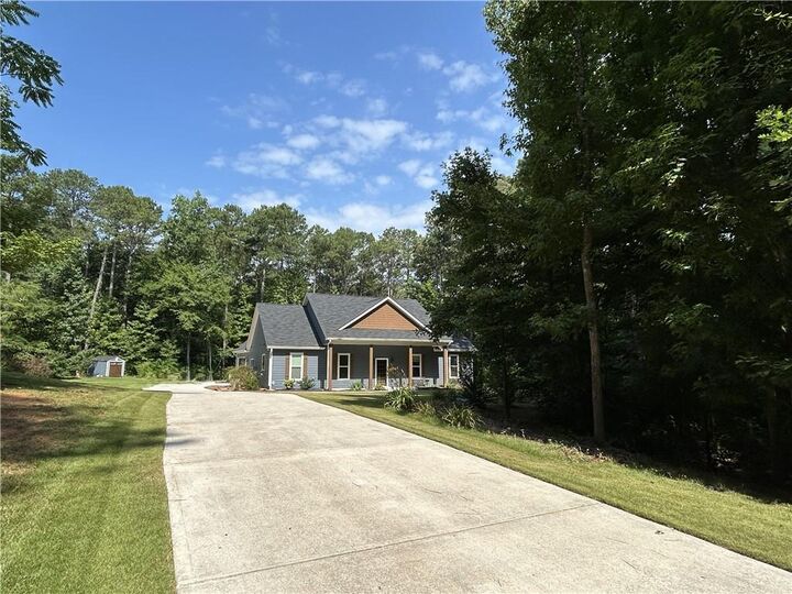 Property Photo: 390 Lummus Road GA 30016