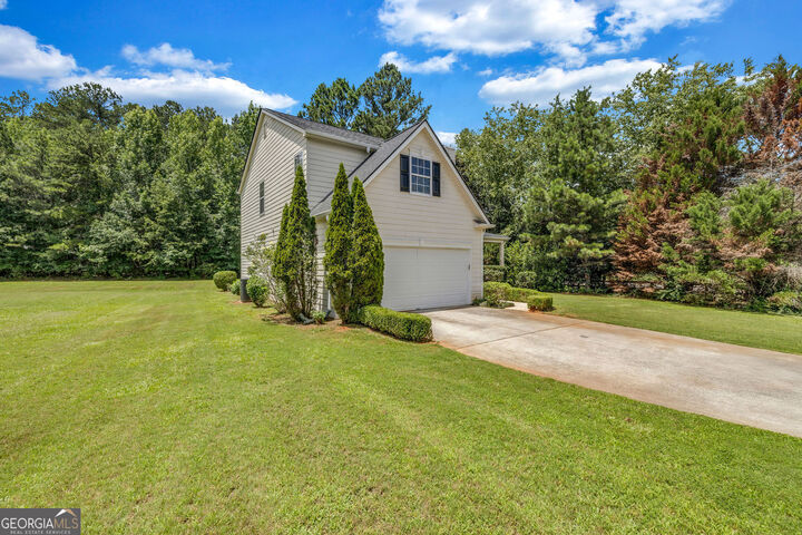 Property Photo: 201 Forrest Way GA 30268