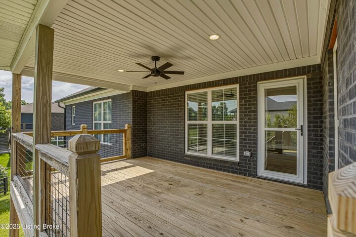 Property Photo: 19 Clubhouse Ct KY 40071