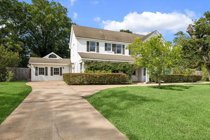 Property Photo: 3231 N Macgregor Way TX 77004