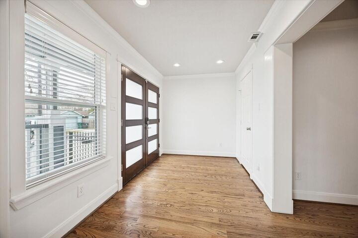 Property Photo:  2524 Harvard Street  TX 77008 