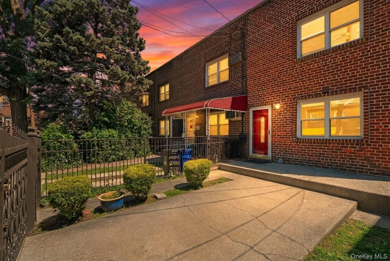 Property Photo: 1822 Delancey Place NY 10462