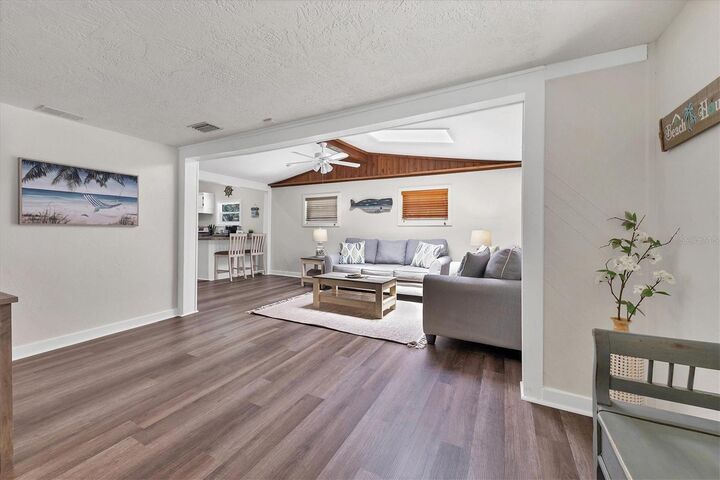 Property Photo:  900 Beverly Avenue  FL 33770 