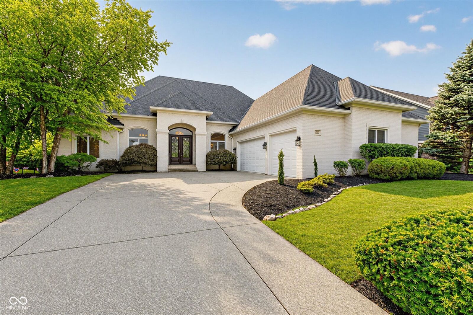 Property Photo: 5913 Chartwell Drive IN 46106