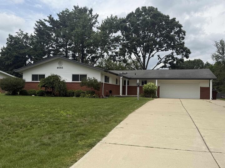 Property Photo:  4055 Sandy Creek Drive  MI 48316 