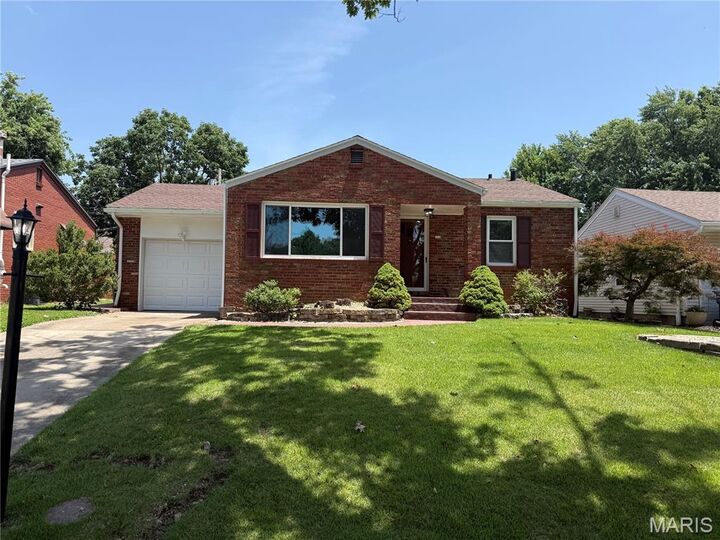 Property Photo: 310 Lindenwood Boulevard IL 62002