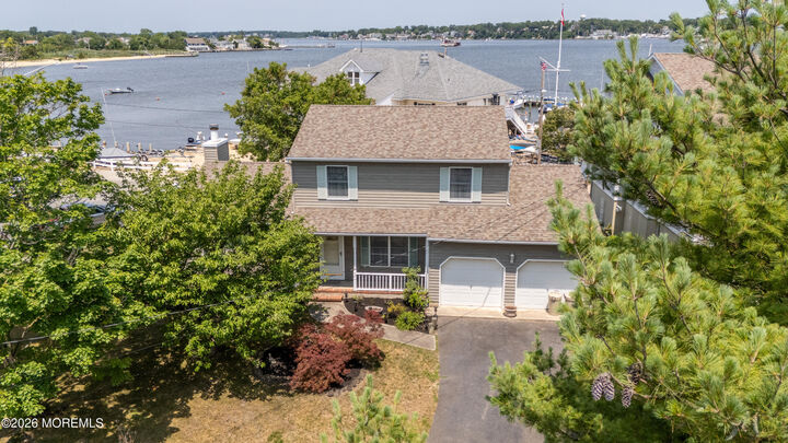Property Photo:  1 E Avalon Avenue  NJ 08740 