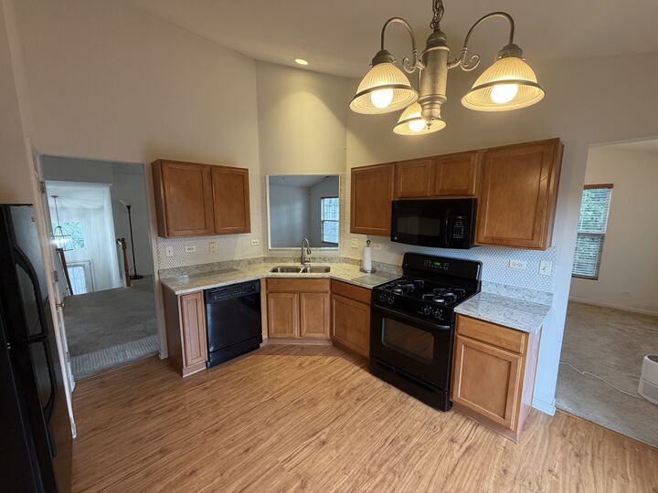 Property Photo: 465 Metropolitan Street IL 60502