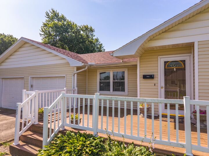 Property Photo:  127 W 1st Street  IL 61760 