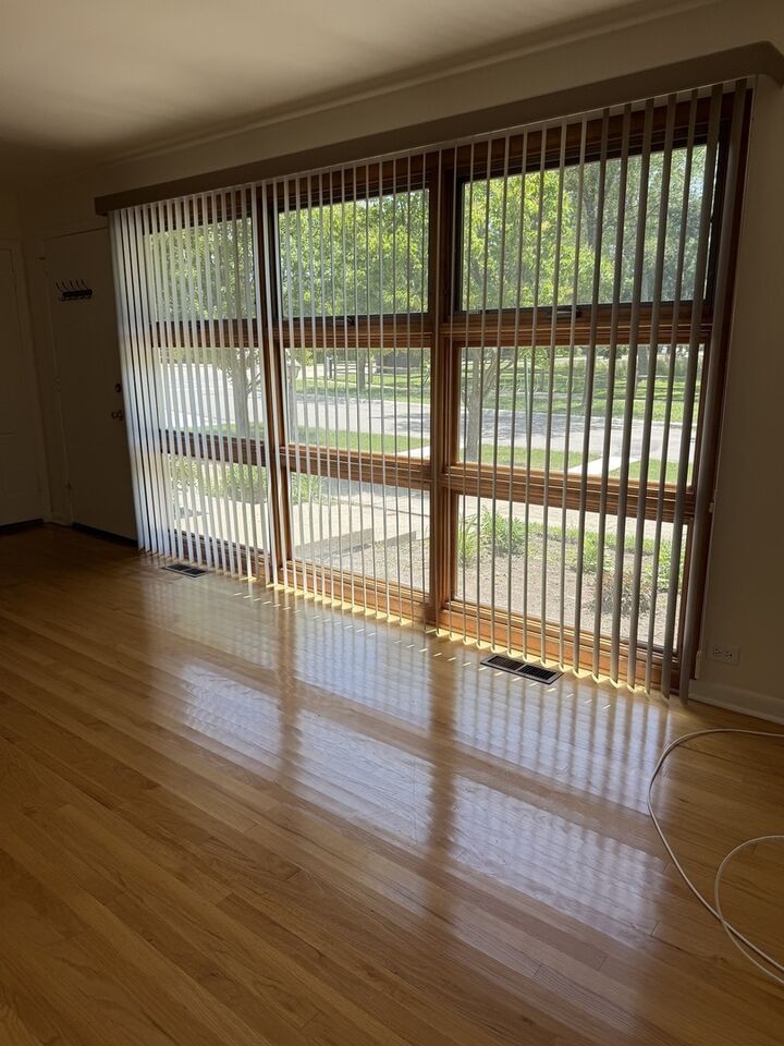 Property Photo: 317 Woodlawn Avenue IL 60022