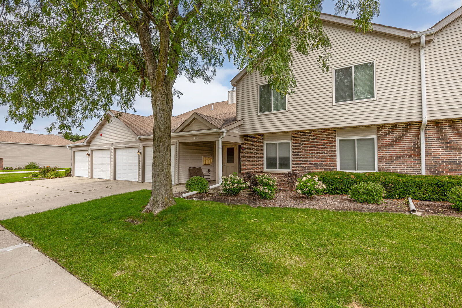 Property Photo:  7050 Newport Drive 101  IL 60517 