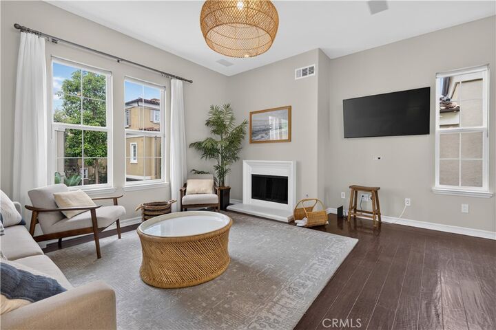 Property Photo:  6 Via Amanti  CA 92657 
