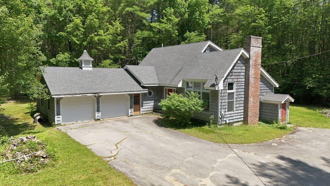Property Photo:  392 Foss Road  ME 04048 