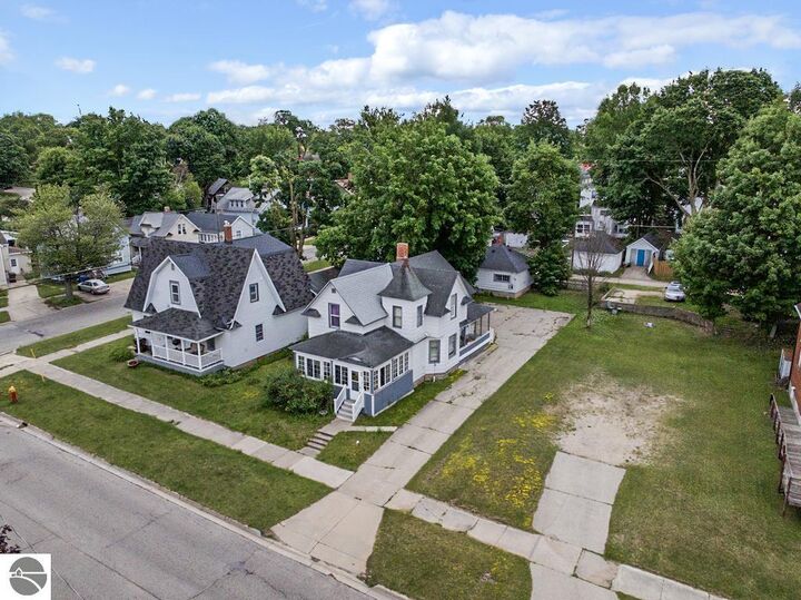 Property Photo:  218 S Cottage  MI 49601 