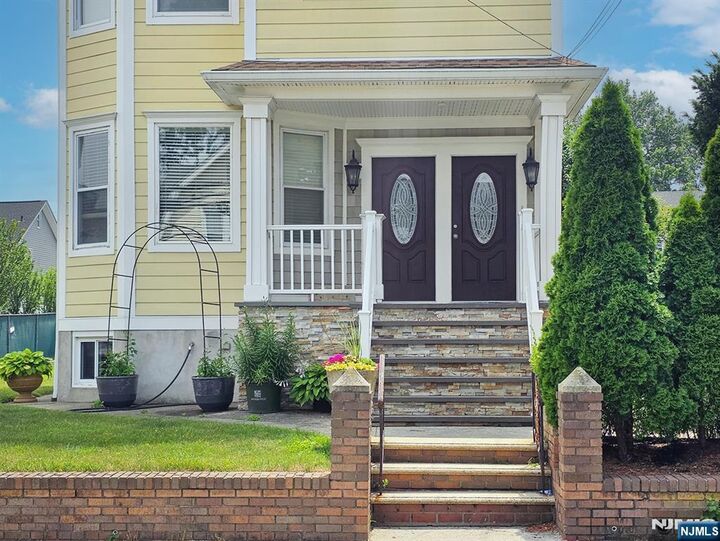 Property Photo:  43 Melrose Avenue 3  NJ 07031 