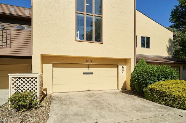 Property Photo: 880 Hampton Ridge Drive OH 44313