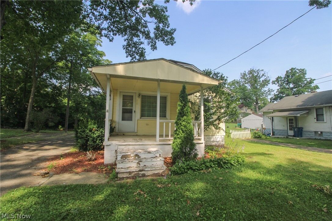 Property Photo: 710 Battles Avenue OH 44446