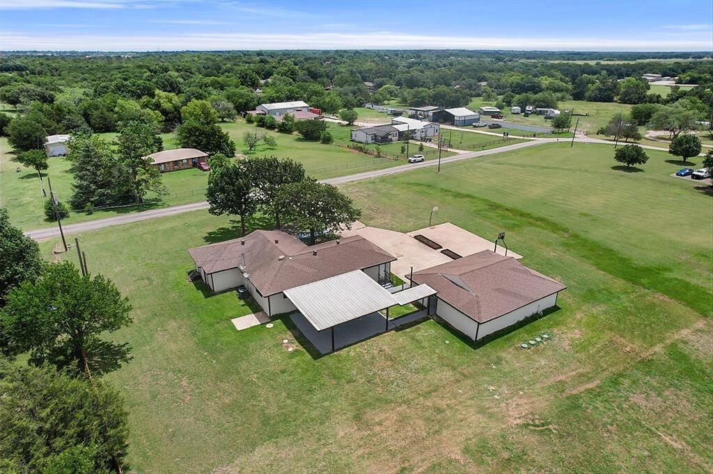 Property Photo: 5835 County Road 2091 TX 75110