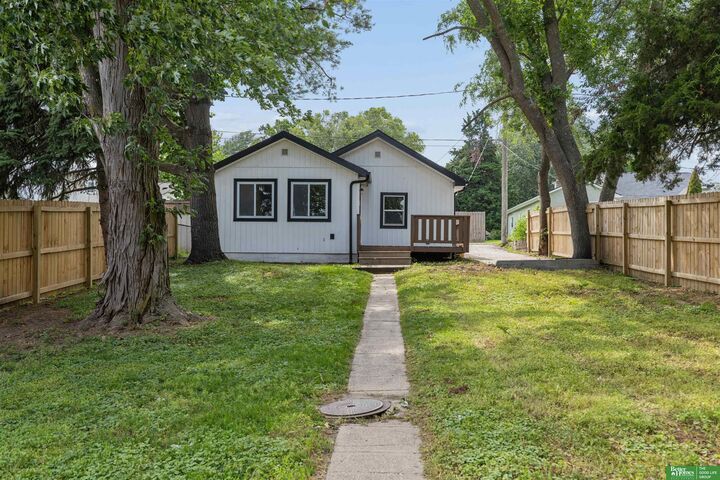 Property Photo:  2210 N 60 Street  NE 68104 