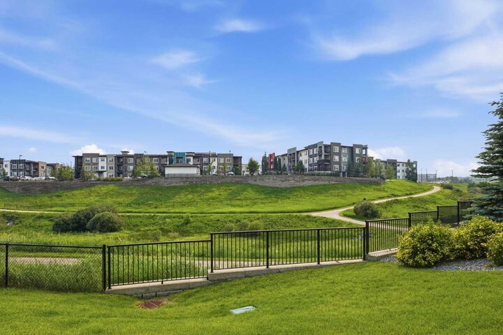 Property Photo:  445 Sage Hill Grove NW  AB T3R 0Z8 