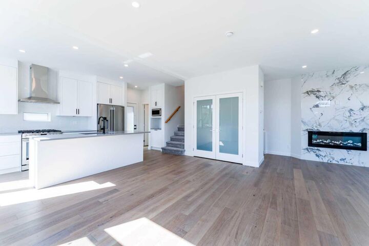 Property Photo: 73 7 Street NE AB T2E 4B6