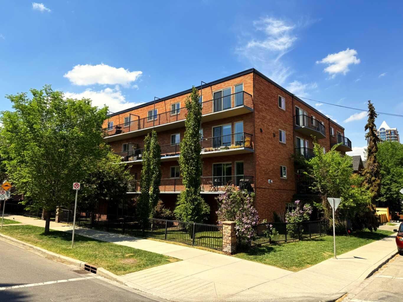 Property Photo: 808 Royal Avenue SW 314 AB T2T 0L3