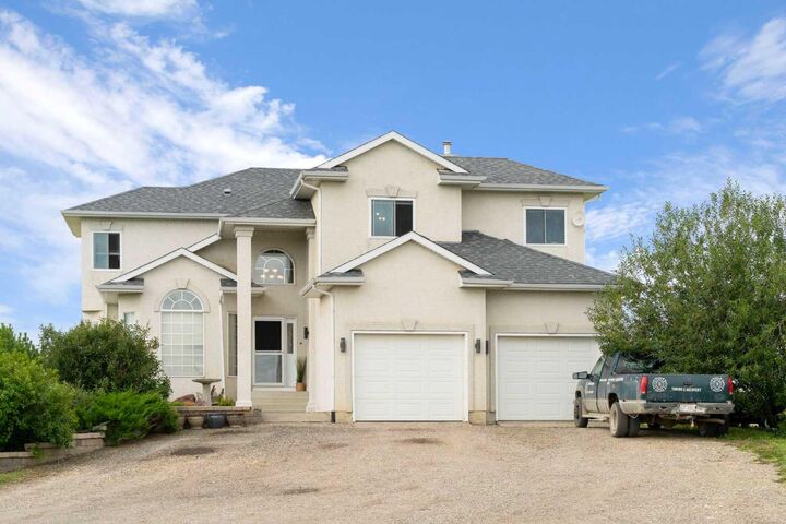 Property Photo: 250257 Range Road 271 AB T1Z 0T7