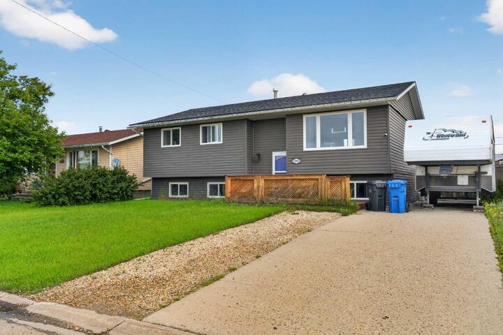 Property Photo:  93 Ave 10004  AB T0H 3S0 