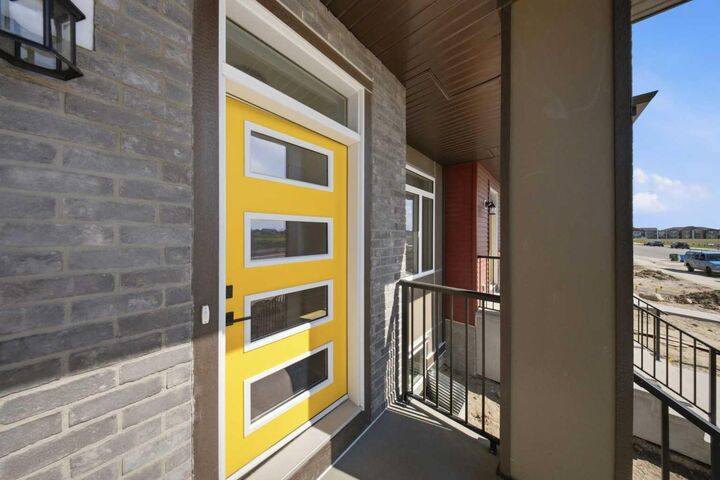 Property Photo:  418 Belvedere Boulevard SE  AB T2A 7Z8 
