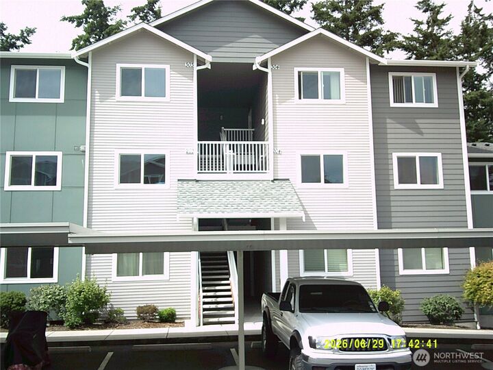 Property Photo:  1621 SW Mulberry Place D303  WA 98277 