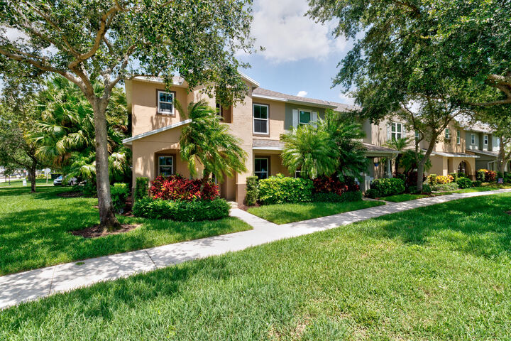 Property Photo:  1670 Pointe West Way 1670  FL 32966 
