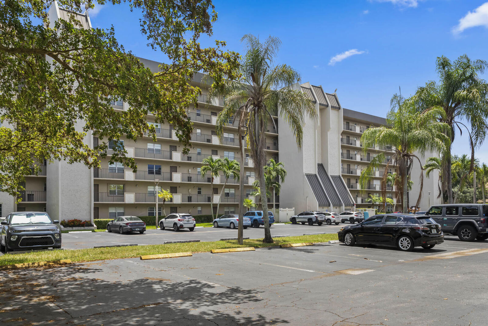 Property Photo:  3150 W Rolling Hills Circle 704  FL 33328 