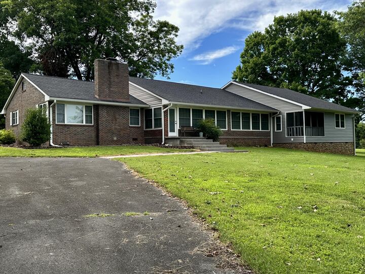Property Photo: 991 Highway 39 E TN 37329