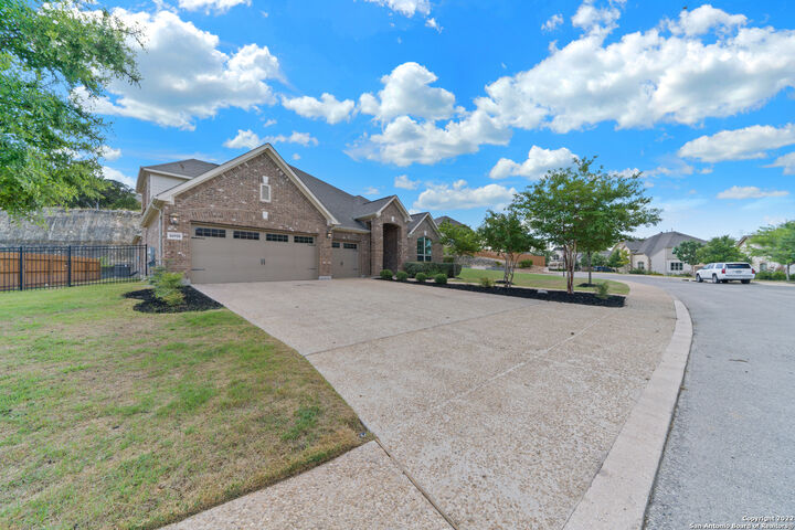 Property Photo: 16910 Sonoma Ridge TX 78255